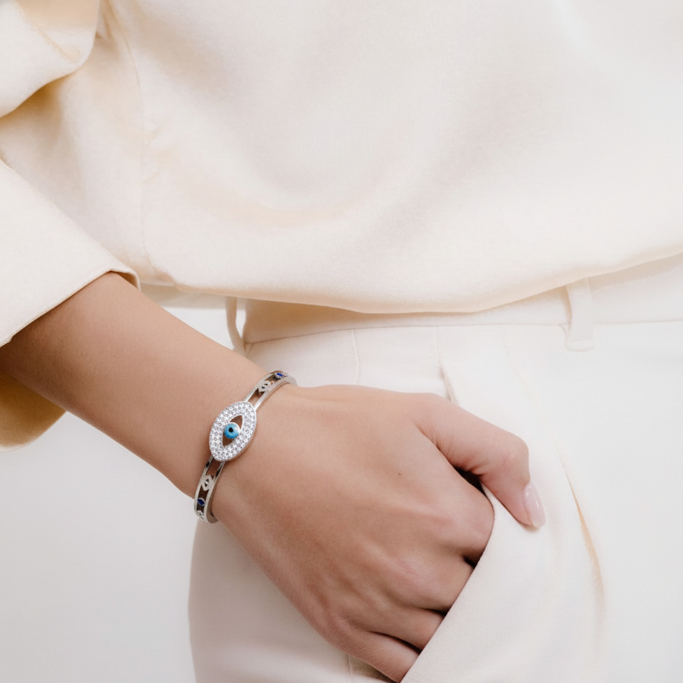 Hatt ke game strong bracelet